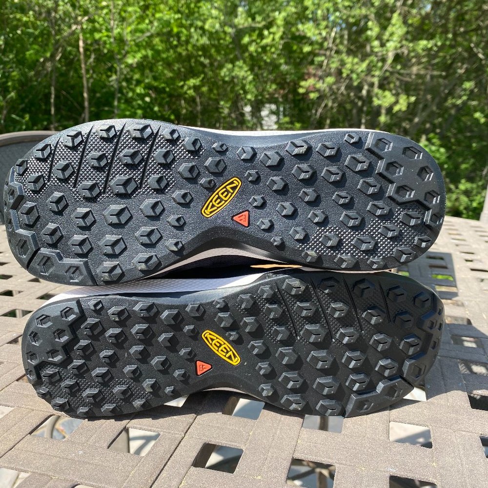 KEEN EXPLORE VENT MID Women's Hiking Trail Shoe Boot 8.5 Black Gorpcore New - Picture 7 of 8